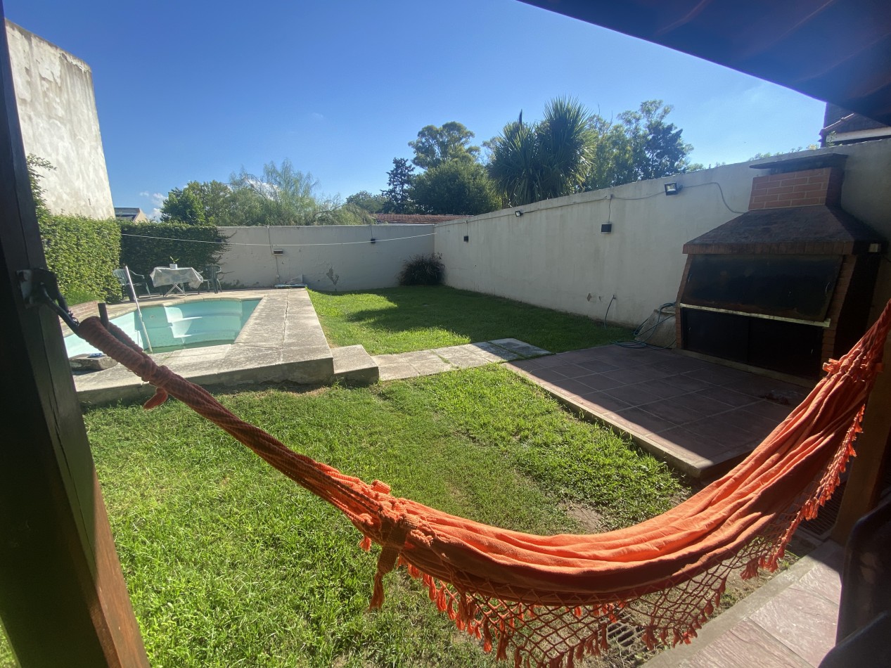 SE TOMA PERMUTA, O PARTE DE PAGO! CASA DE 3 PLANTAS CON PARQUE, PISCINA Y GARAGE SUBTERRANEO EN RANELAGH