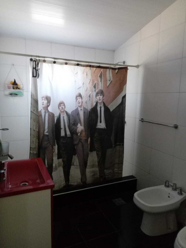 Casa en venta, de 6 ambientes Barrio el Peligro - Abasto La Plata
