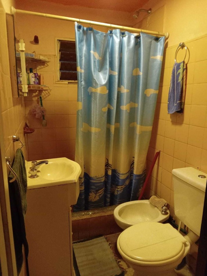 Casa con pileta y quincho a la venta