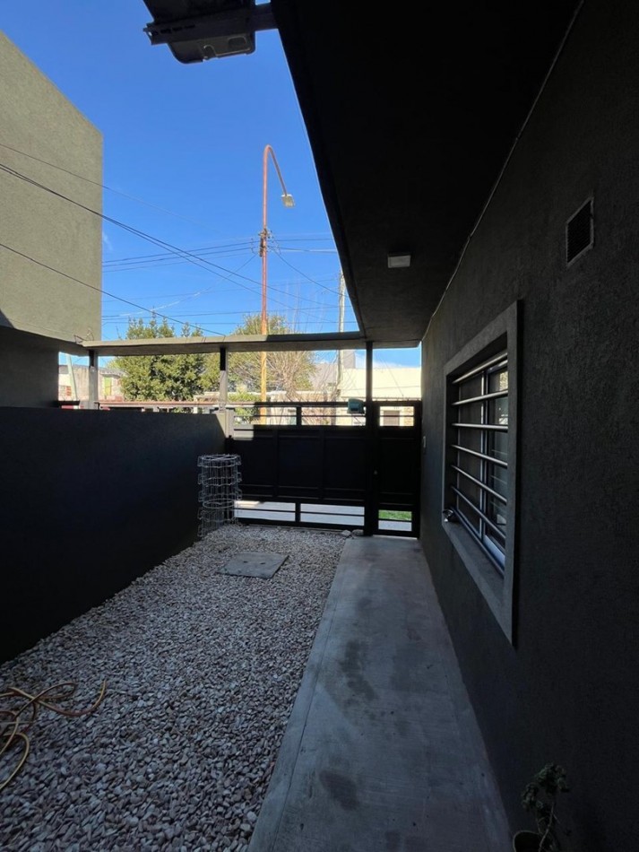 Duplex a la venta en Ezpeleta de 3 ambientes