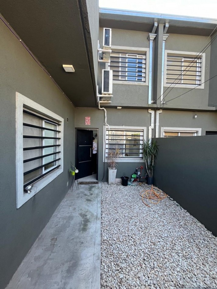 Duplex a la venta en Ezpeleta de 3 ambientes