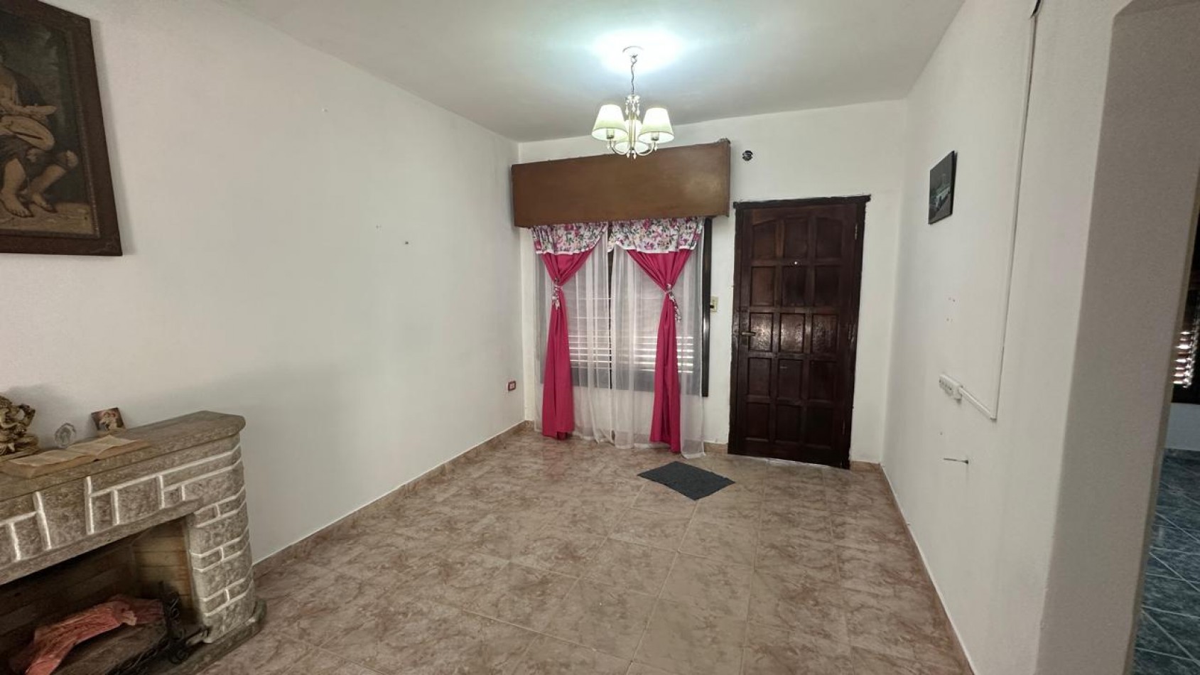 CASA DE 3 AMBIENTES CON DEPARTAMENTO INDEPENDIENTE Y COCHERA EN FLORENCIO VARELA
