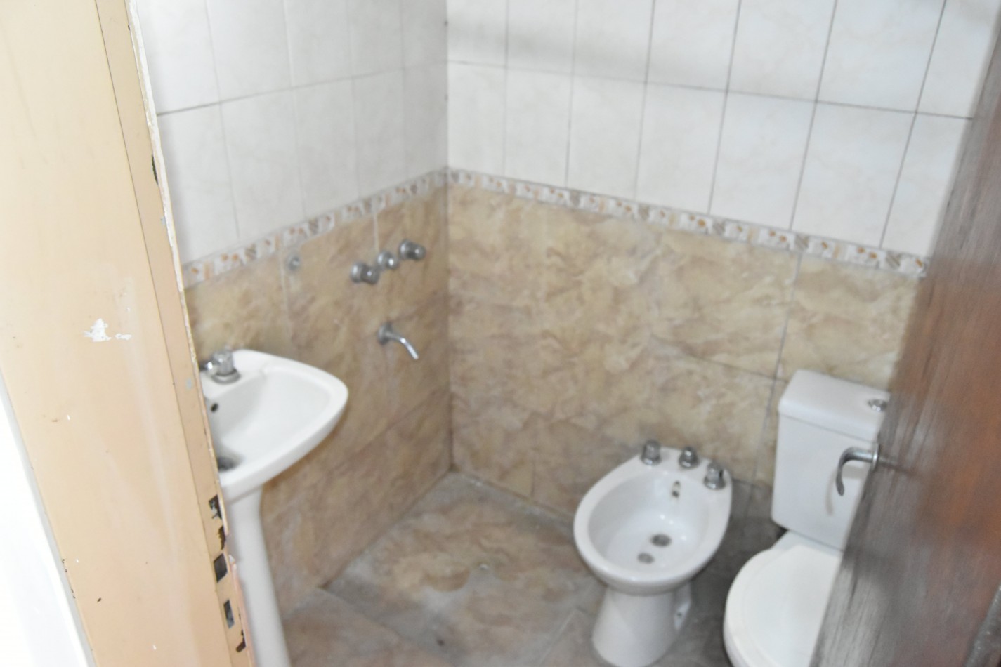 CASA 3 AMBIENTES Y DEPARTAMENTO INDEPENDIENTE, BOSQUES, FLORENCIO VARELA