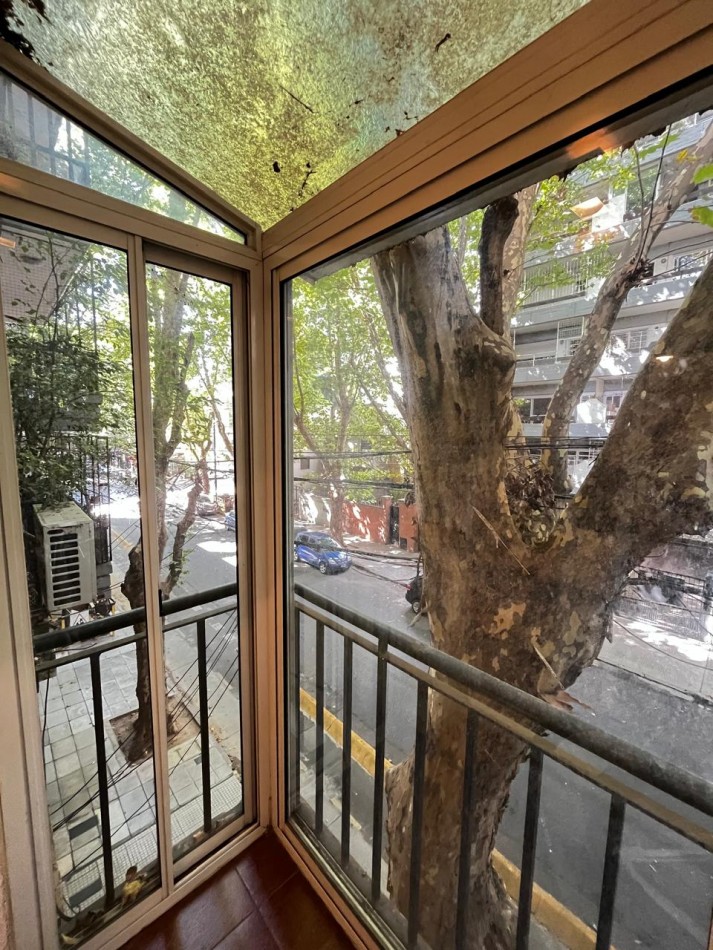 PH DE 2 AMBIENTES CON TERRAZA, QUINCHO Y BALCON AL FRENTE EN PALERMO
