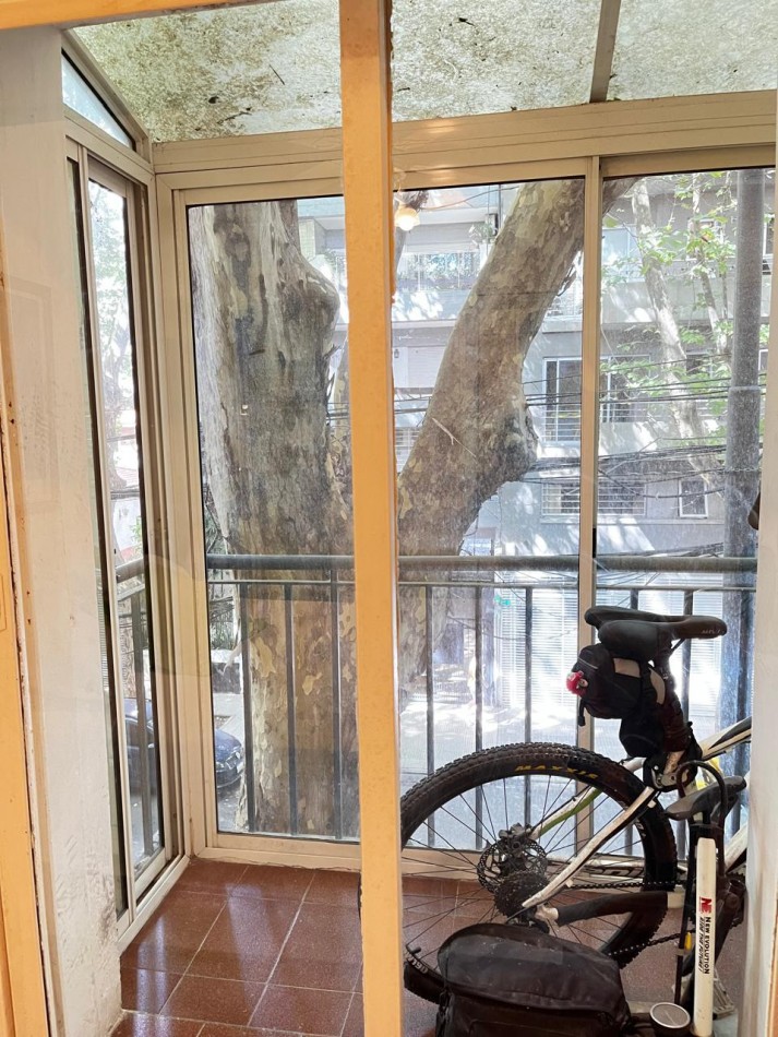 PH DE 2 AMBIENTES CON TERRAZA, QUINCHO Y BALCON AL FRENTE EN PALERMO