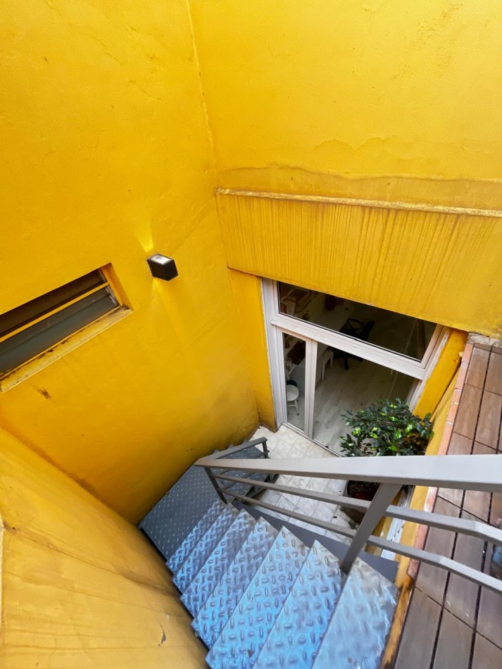 PH DE 2 AMBIENTES CON TERRAZA, QUINCHO Y BALCON AL FRENTE EN PALERMO