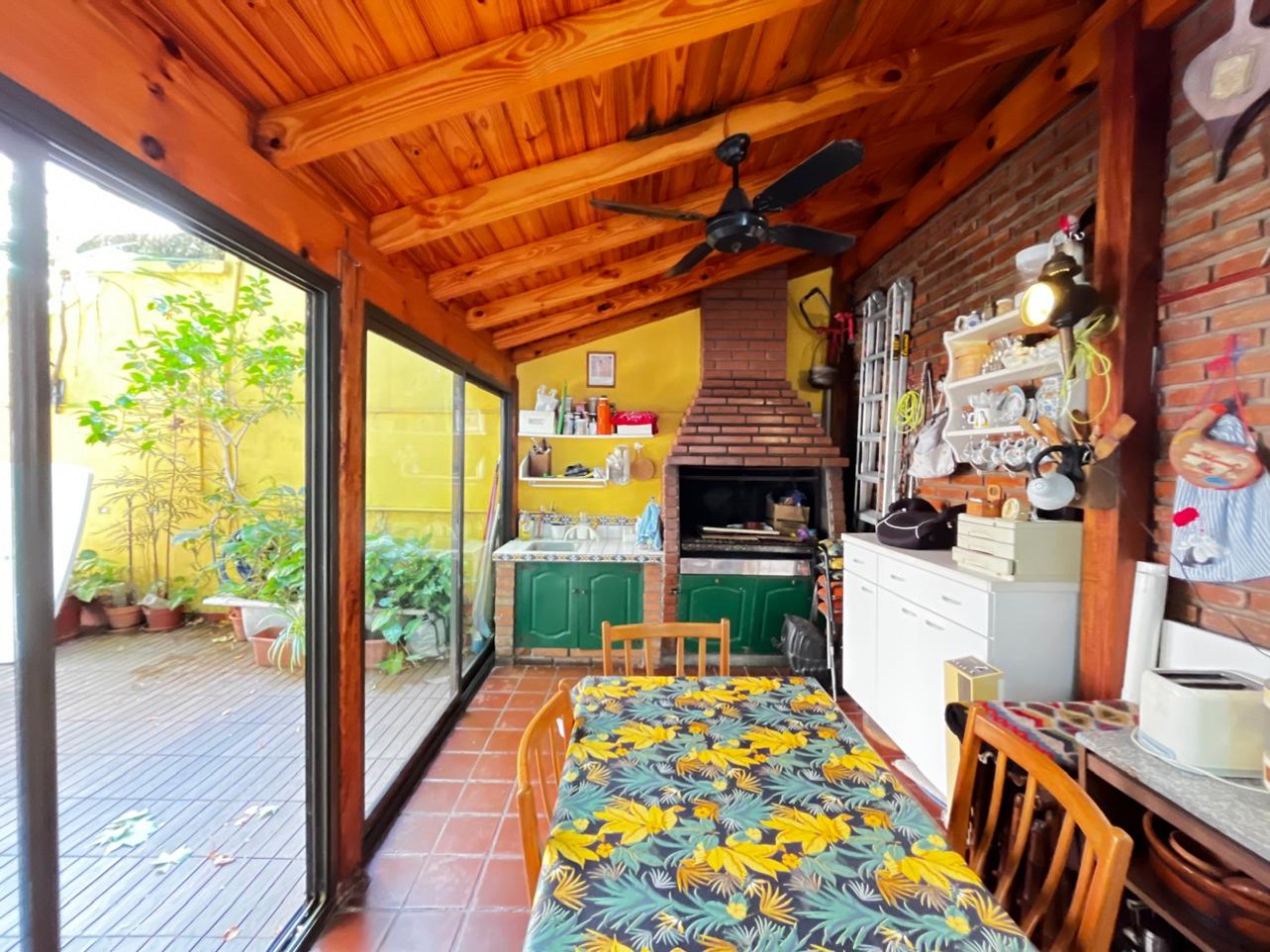 PH DE 2 AMBIENTES CON TERRAZA, QUINCHO Y BALCON AL FRENTE EN PALERMO