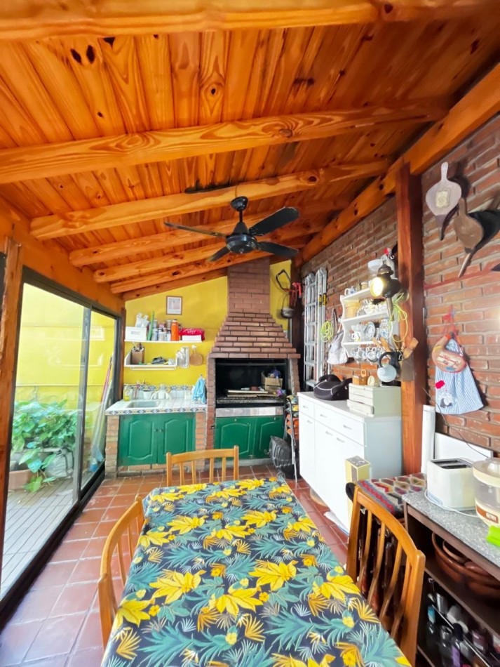 PH DE 2 AMBIENTES CON TERRAZA, QUINCHO Y BALCON AL FRENTE EN PALERMO