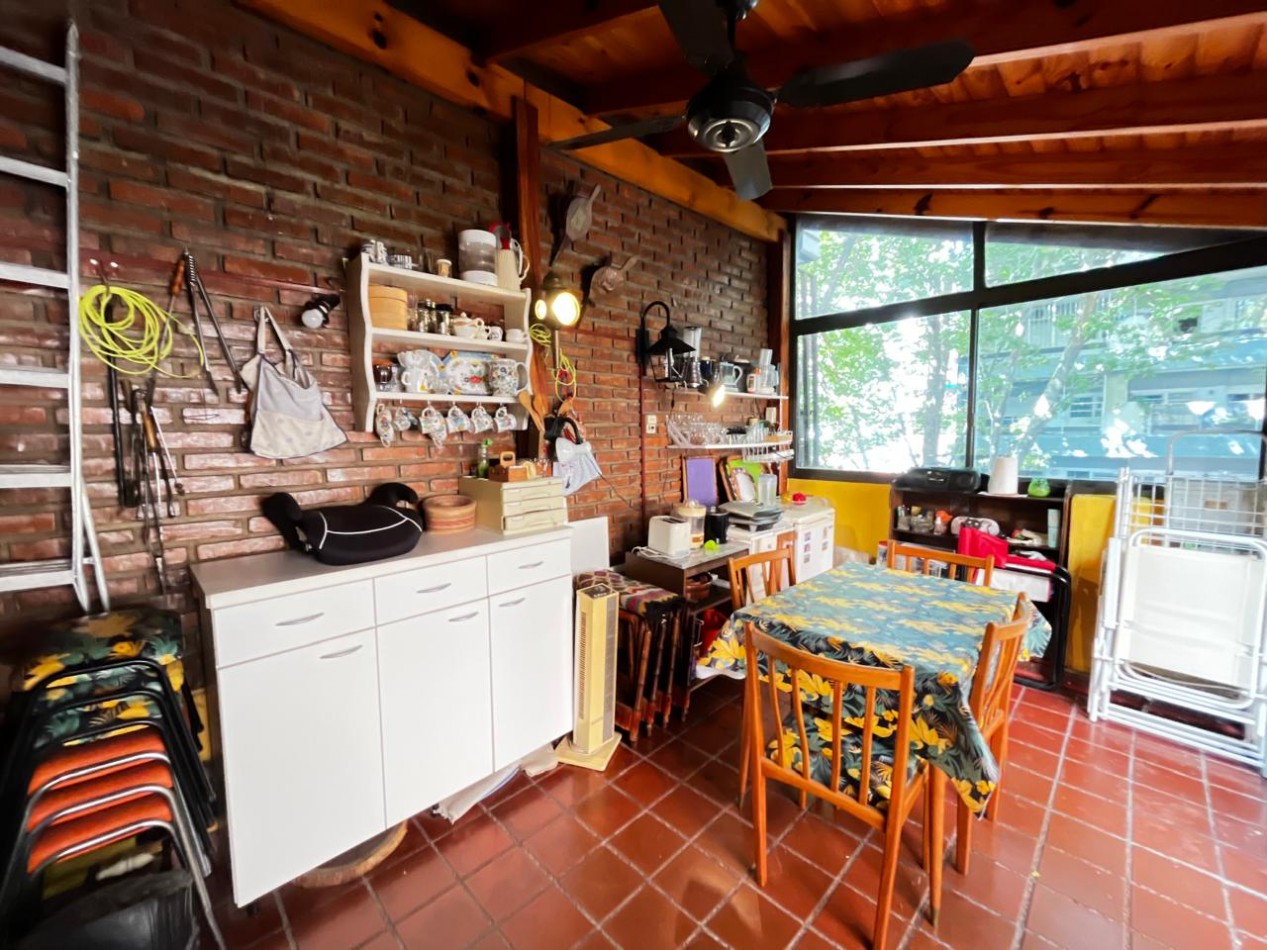 PH DE 2 AMBIENTES CON TERRAZA, QUINCHO Y BALCON AL FRENTE EN PALERMO