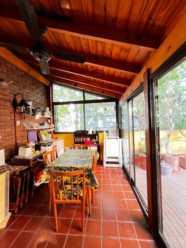 PH DE 2 AMBIENTES CON TERRAZA, QUINCHO Y BALCON AL FRENTE EN PALERMO