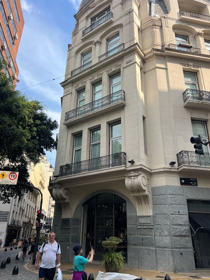 Exclusivo departamento en venta en el emblematico Palacio Raggio - San Telmo