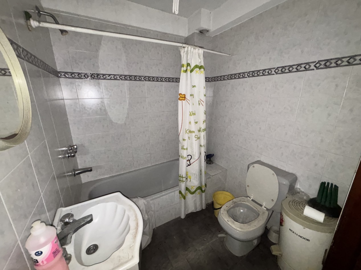 CASA EN 3 PLANTAS SOBRE LOTE DE 10X30