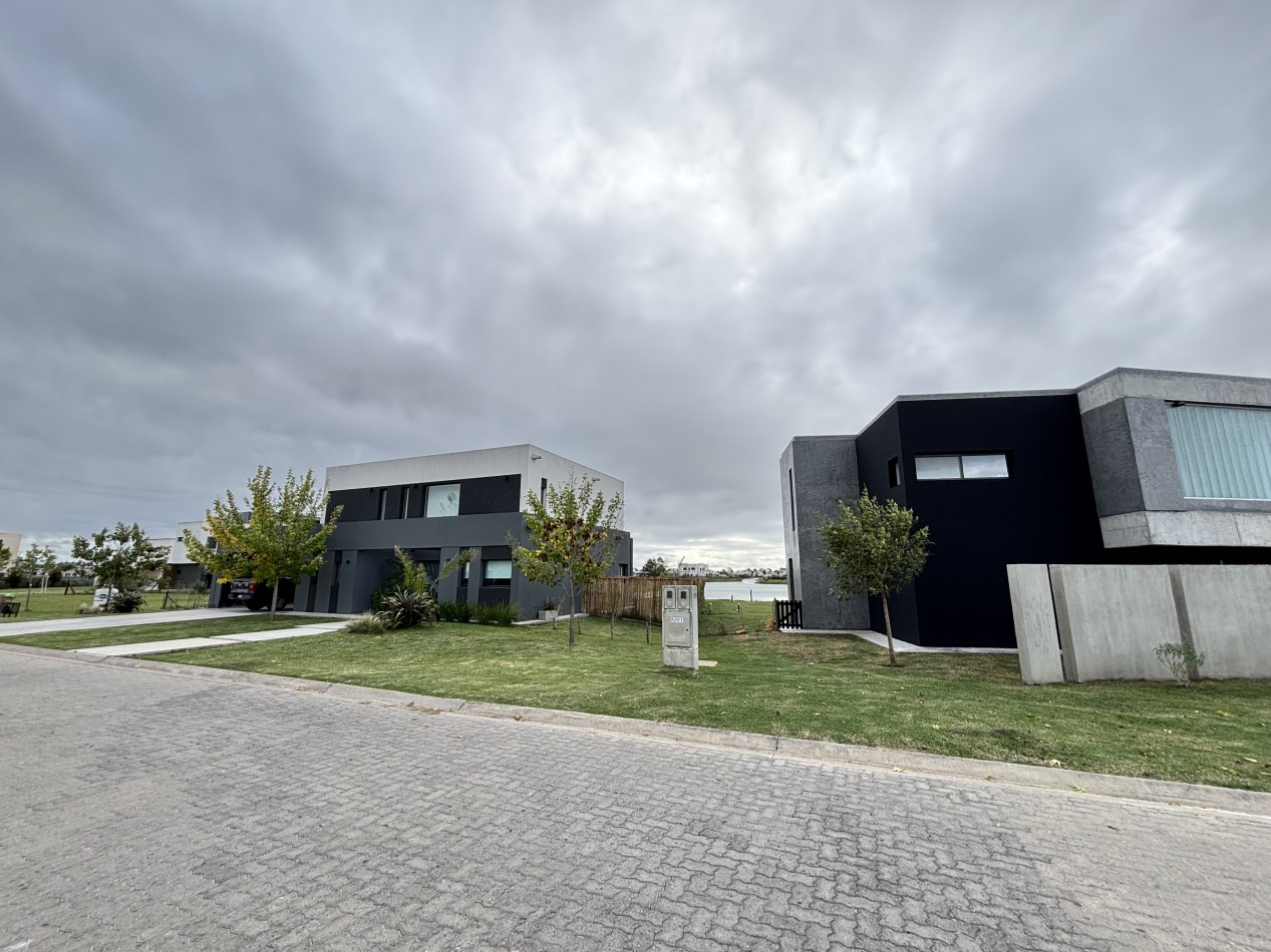 LOTE A LA VENTA EN BARRIO MAGALLANES - Pueblos del Plata HUDSON. Con vista parcial a la Laguna