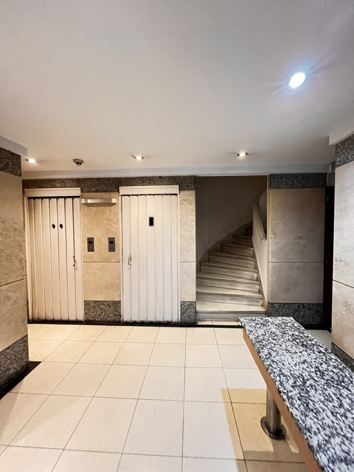 DEPARTAMENTO DE 3 AMBIENTES CON BALCON Y VISTA AL PARQUE LAS HERAS, PEÑA Y CORONEL DIAZ, RECOLETA